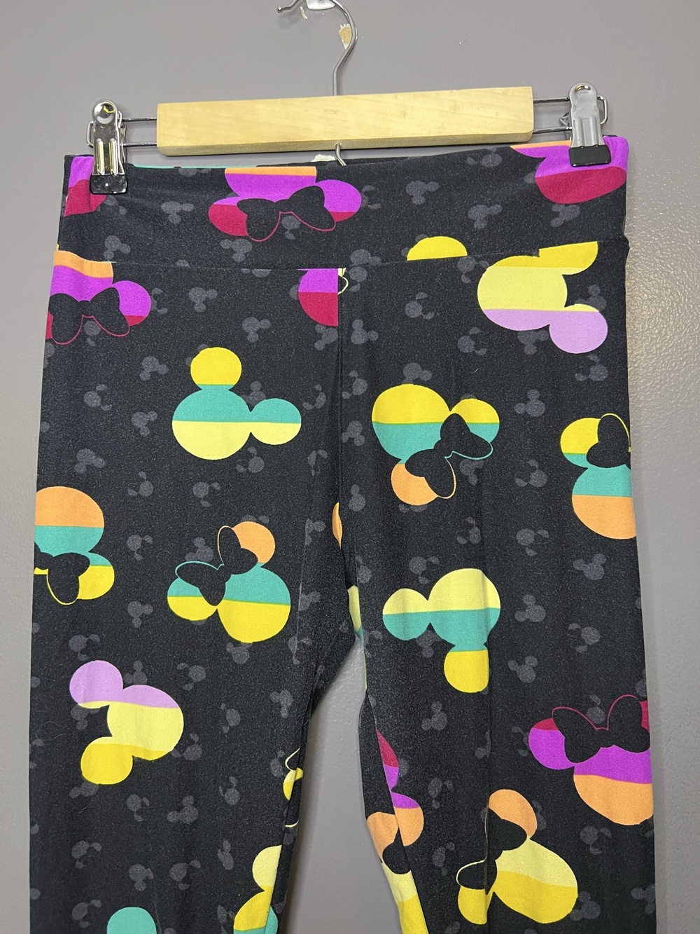 LuLaRoe Disney Leggings Womens One Size Black Mickey Minnie Rainbow Print Ankle